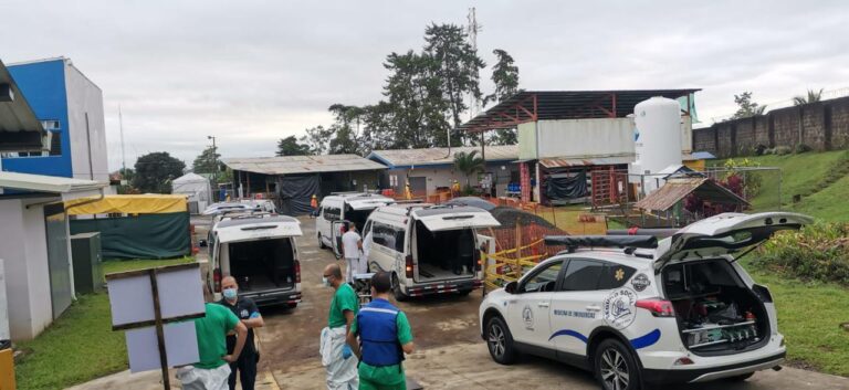 UN CENTENAR DE PERSONAS COLABORA EN MEGA TRASLADO