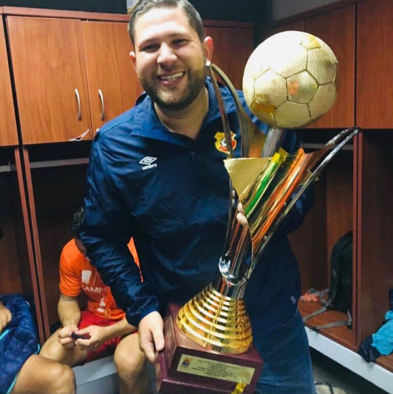 COVID APAGA LA VIDA DE PERIODISTA DEL HEREDIANO