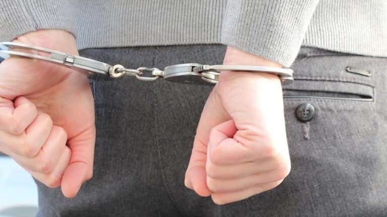 DOS MESES DE PRISIÓN PREVENTIVA POR TOCAR TRASERO A HEREDIANA