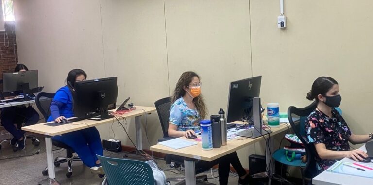 LÍNEA DE EMERGENCIA DE LA CCSS APOYA A ÁREAS DE SALUD CON SEGUIMIENTO TELEFÓNICO A PACIENTES COVID