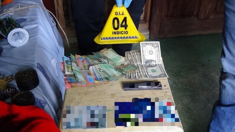 INVESTIGAN A TRES SOSPECHOSAS DE VENDER DROGA EN HOTEL