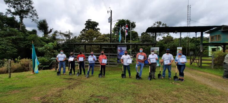 HEREDIA CELEBRÓ UNIDA LOS 200 AÑOS DE INDEPENDENCIA