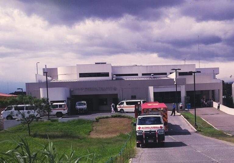 11 FUNCIONARIOS DE URGENCIAS EN CLÍNICA MARCIAL FALLAS CON COVID