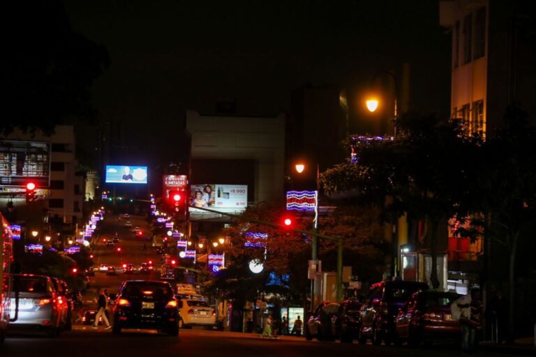 SAN JOSÉ SE ILUMINA PARA CELEBRAR EL BICENTENARIO