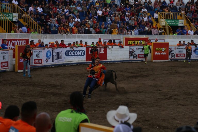 CON TOREROS IMPROVISADOS Y PÚBLICO SERÁN LOS TOROS ESTE AÑO EN ZAPOTE