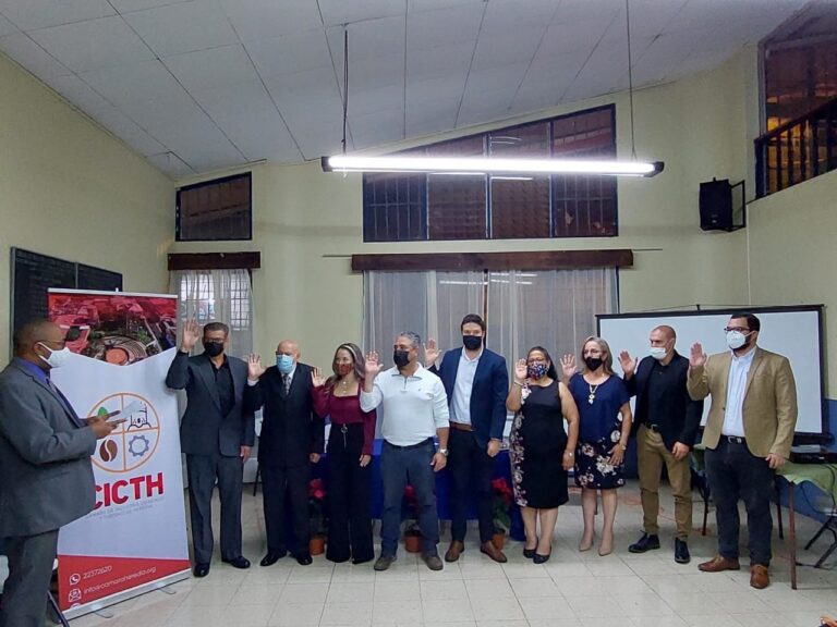 CAMARA DE COMERCIO DE HEREDIA CON NUEVA DIRECTIVA