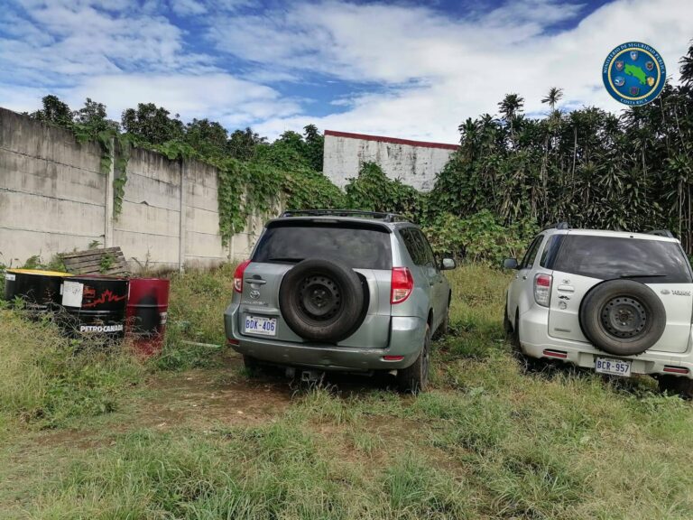 ENCUENTRAN DOS CARROS ROBADOS EN SANTA BÁRBARA