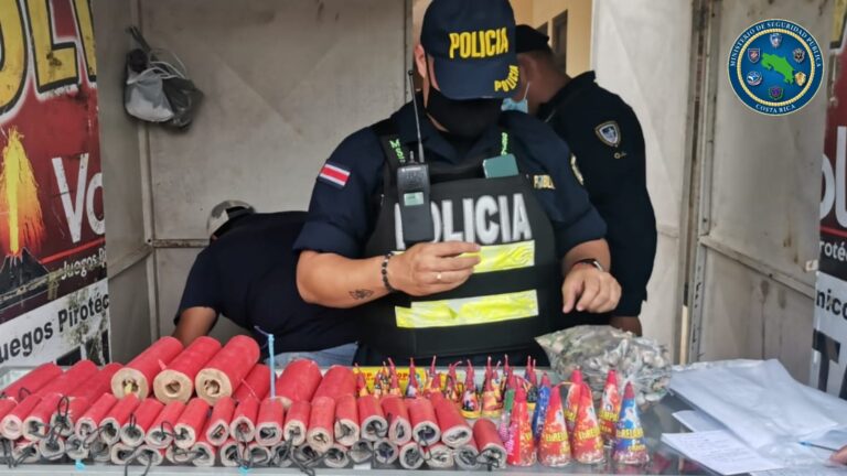 POLICÍA DECOMISA MÁS DE 200 MIL UNIDADES DE PÓLVORA