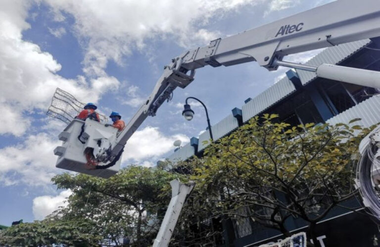 CNFL ILUMINA LA NAVIDAD JOSEFINA CON MÁS DE 270 ELEMENTOS DECORATIVOS