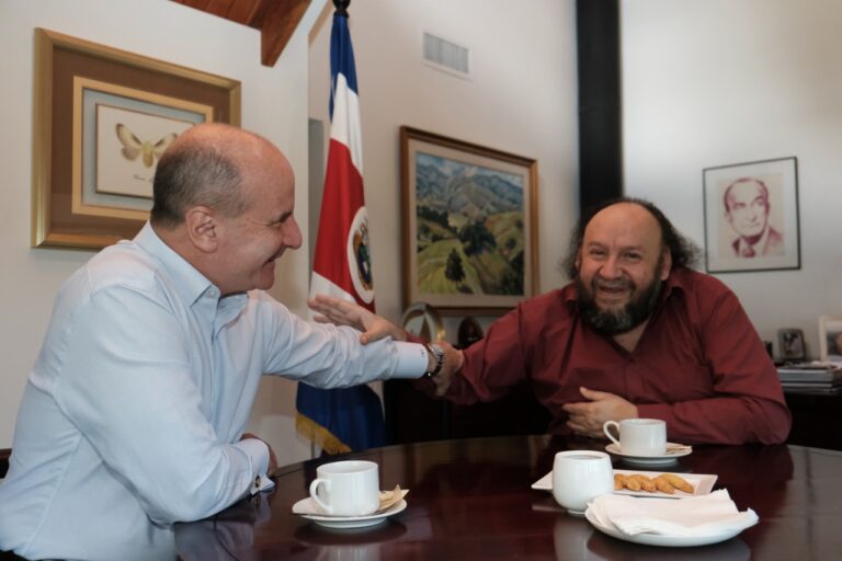 “COMO DECÍA PAPÁ, ¿PARA QUÉ TRACTORES SIN VIOLINES?”