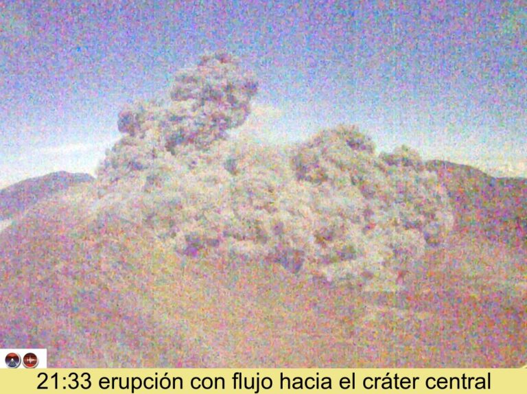VOLCÁN TURRIALBA SORPRENDIÓ CON IMPORTANTE ERUPCIÓN