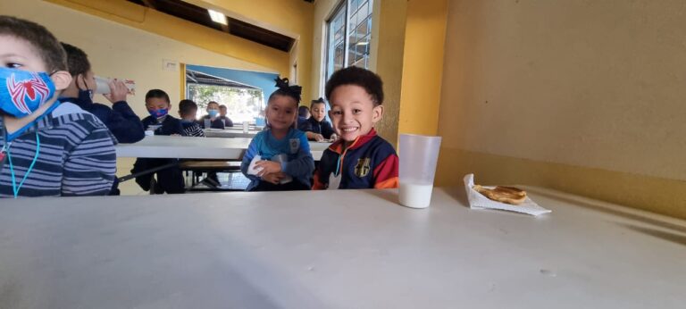 MÁS DE 855 MIL NIÑOS SE BENEFICIAN CON COMEDORES ESCOLARES