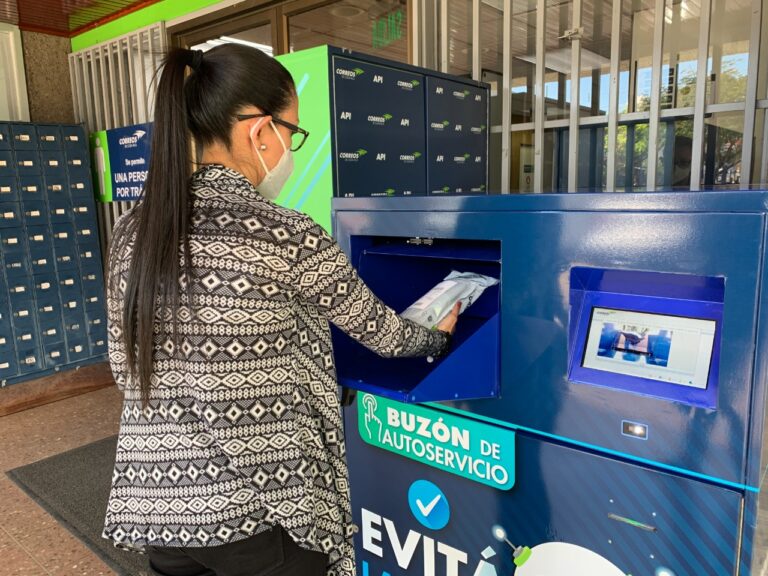 CORREOS INSTALA BUZONES DE AUTOSERVICIO PARA ENVÍO DE PAQUETES