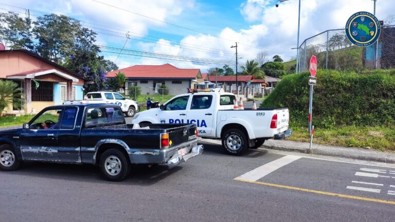 DETIENE A DOS SUJETOS POR ASALTO A SUPERMERCADO EN SAN CARLOS