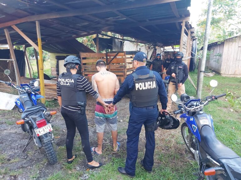 DETIENEN ASESINO DE JOVEN DE POAS