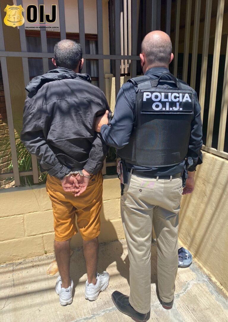 DETIENEN ACOSADOR EN EL BAJO DE LOS MOLINOS