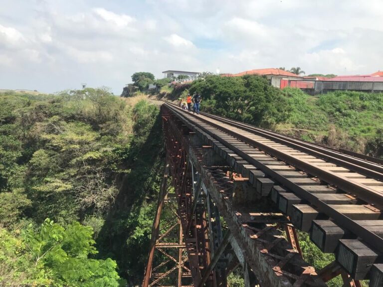 BELEMITAS SIN SERVICIO DE TREN DEBIDO A DAÑO EN PUENTE