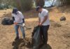 VOLUNTARIOS SACARON DESECHOS PLÁSTICOS Y DE VIDRIO DEL LAGO DE LA SABANA