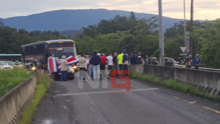 PROTESTAS EN EL COYOL POR PÉSIMO ESTADO DE VÍA
