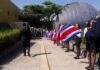 FLORES ALUSIVAS A BANDERA DE LETONIA PARA PAREJA PRESIDENCIAL