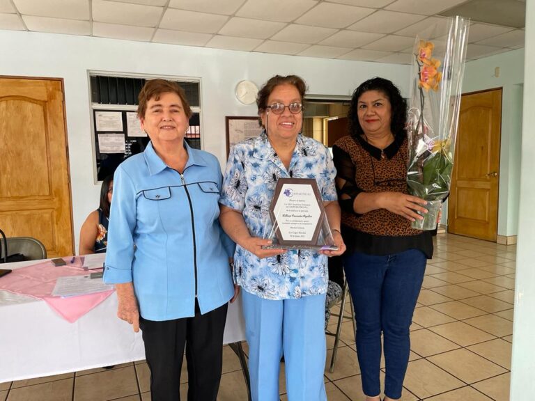 HOMENAJE A COOPERATIVISTA HEREDIANA