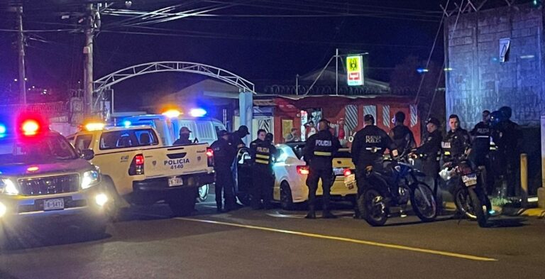 DETIENEN VEHICULO CON 5 KILOS DE COCAÍNA EN GUARARÍ