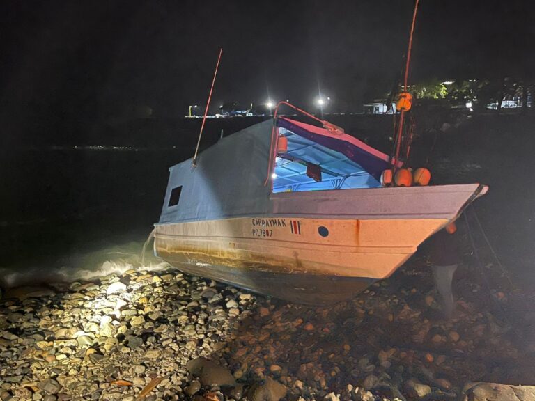 EN HIELERA DE LANCHA LLEVABAN COCAÍNA