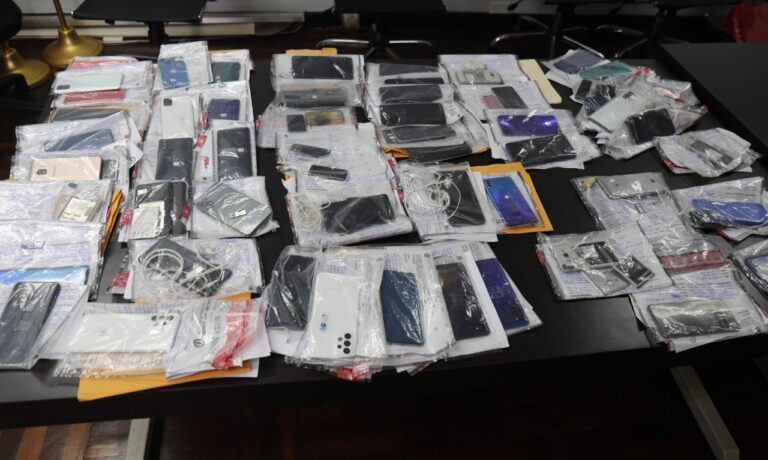 POLICÍA PENITENCIARIA DECOMISÓ 90 CELULARES EN SOLO DIEZ DÍAS