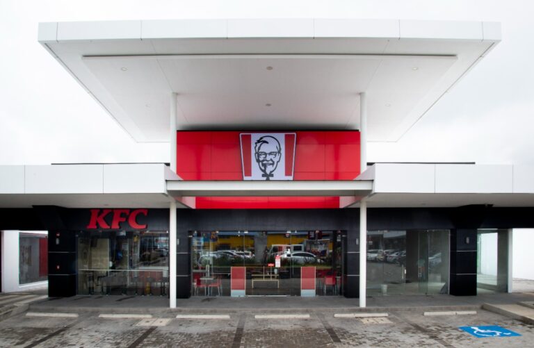 BELÉN ESTRENA KFC QUE DA EMPLEO A 20 PERSONAS