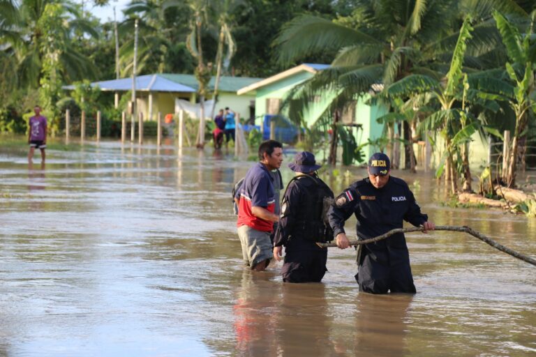 FUERZA PÚBLICA EN ALERTA POR TORMENTA TROPICAL