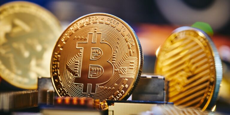 “LOS CRIPTOMONEDAS SON COMO USAR UN PEDAZO DE PAPEL Y DIBUJARLE UNA CIFRA”