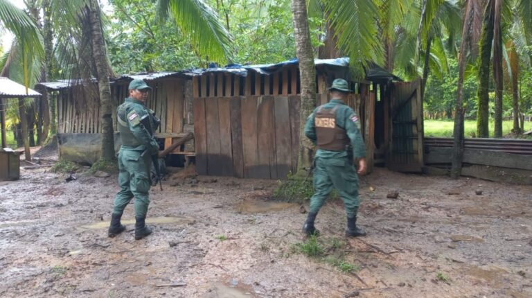 ENCUENTRAN MÁS DE MIL MUNICIONES OCULTAS EN RANCHO QUE FUE EVACUADO