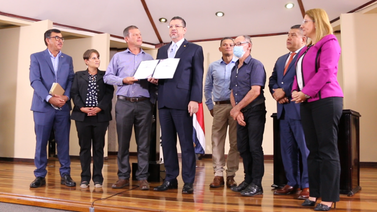 ASOCIACIONES DE DESARROLLO PODRÁN PROMOVER EMPRESAS COMUNITARIAS