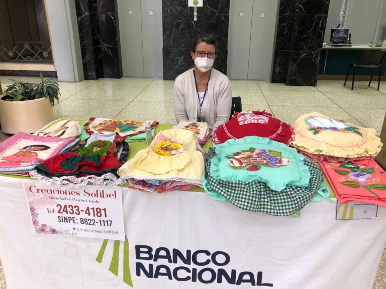 BANCO NACIONAL CON FERIA DE EMPRENDEDORES