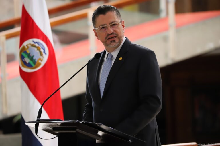 GOBIERNO ABRE PROCESO CONTRA 78 EX DIPUTADOS PARA REBAJARLES PENSIÓN