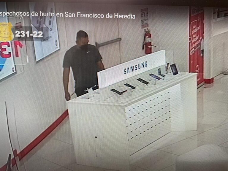 ROBAN CELULAR EN TIENDA DE SAN FRANCISCO DE HEREDIA