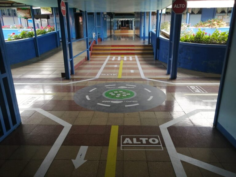 EN PASILLOS DE LAS ESCUELAS APRENDEN SEGURIDAD VIAL