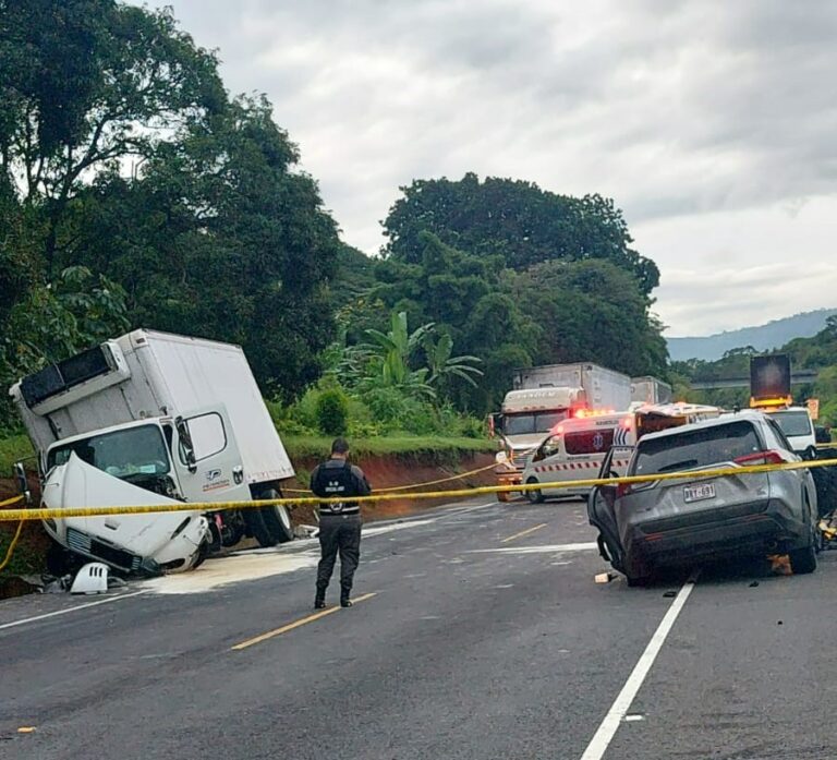 PASO REGULADO EN LA RUTA 27 TRAS ACCIDENTE