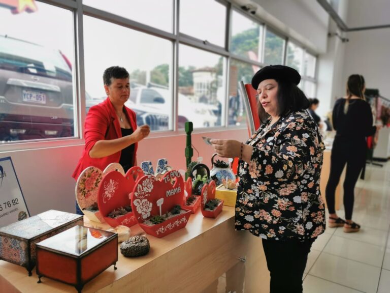 MAESTRA HEREDIANA PROMOVIÓ CREACIÓN DEL DÍA DE LA MADRE