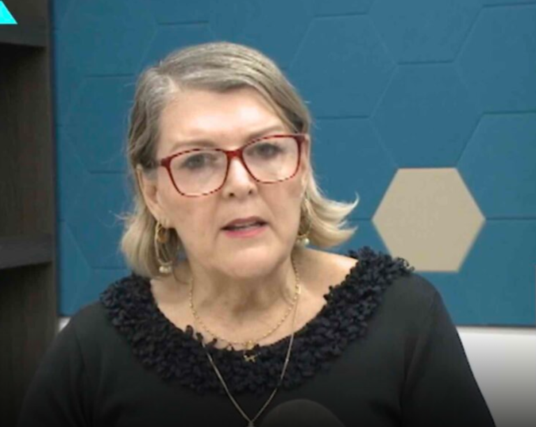 RENUNCIA VICEMINISTRA DE EDUCACIÓN