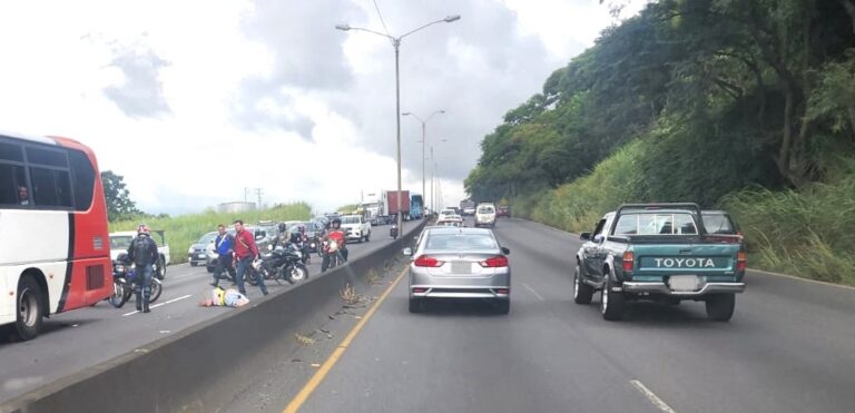 MOTOCICLISTA GRAVE TRAS COLISIÓN EN LA GENERAL CAÑAS