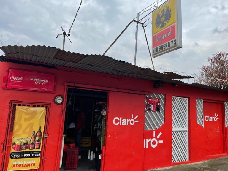 CLARO VISTE COMERCIOS HEREDIANOS DE ROJO