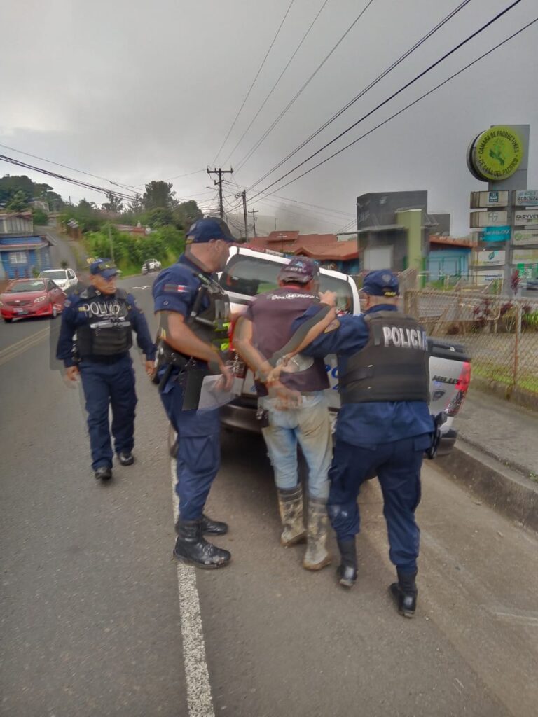 POLICÍA DETIENE A PADRASTRO POR VIOLACIÓN