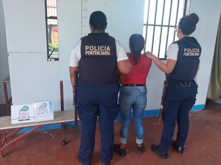 DETENIDAS POR INTENTAR PASAR DROGA A CÁRCEL