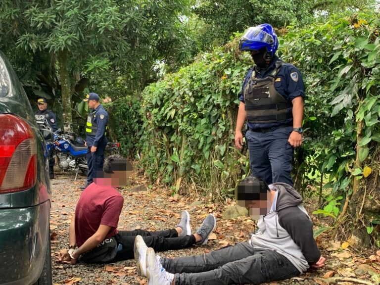 AUTORIDADES RESCATAN MUJER QUE IBA A SER ASESINADA