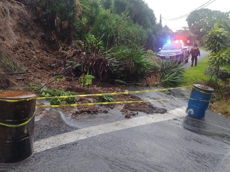 CIERRE POR DERRUMBE EN SANTO DOMINGO