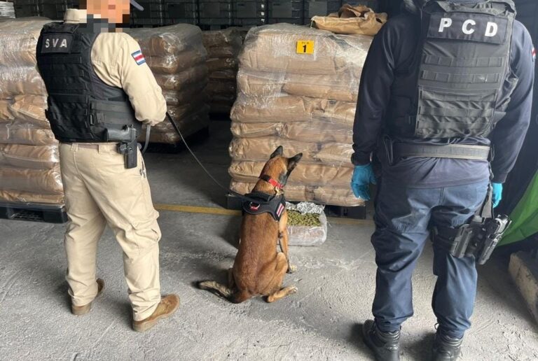 FUERZA PÚBLICA TOMA SEGURIDAD DE PUERTO MOÍN