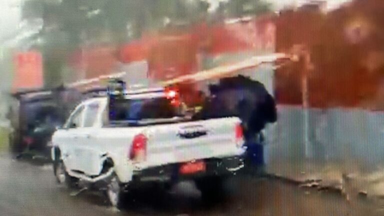 AUTORIDADES NUEVAMENTE EN EL PLANTEL DE LAS BUSETAS AMARILLAS