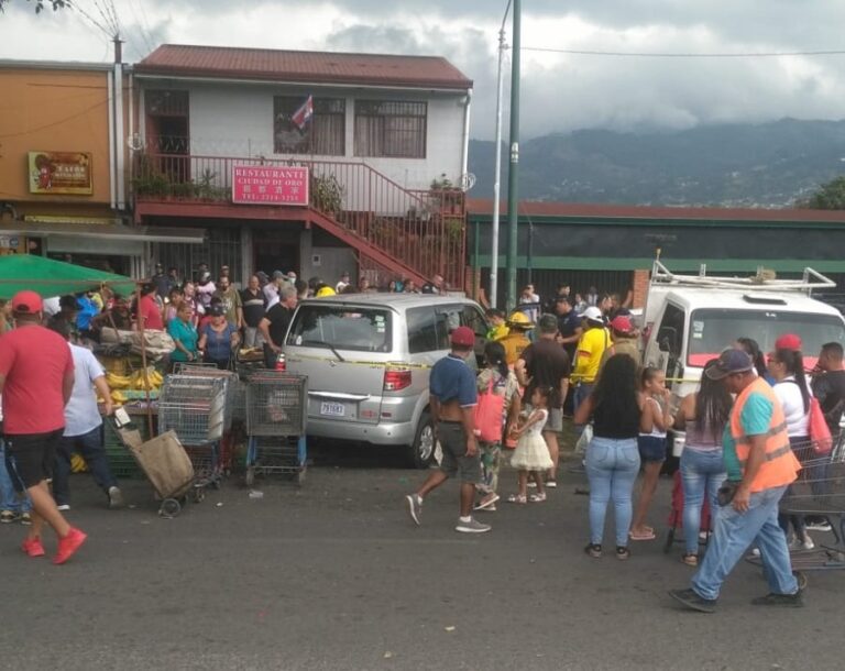 ATROPELLO MÚLTIPLE EN FERIA DE HATILLO