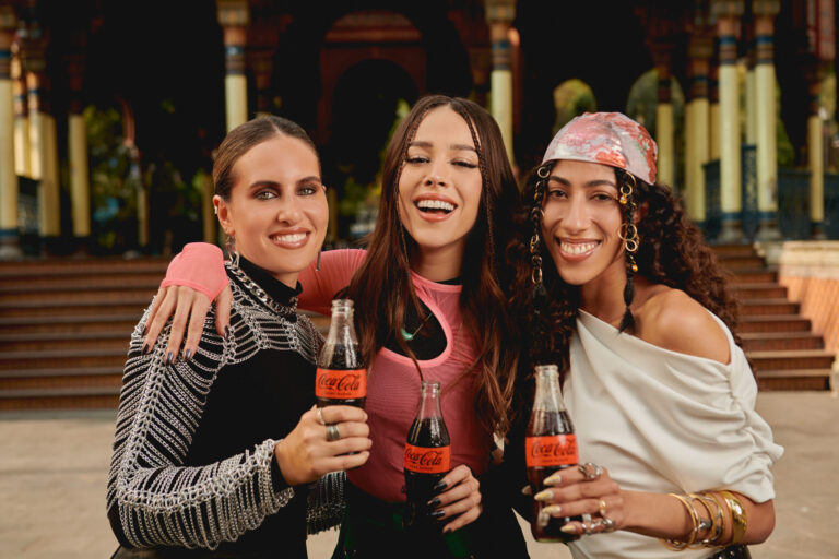 DETALLES DEL HIMNO DE COCA-COLA PARA EL MUNDIAL DE FÚTBOL